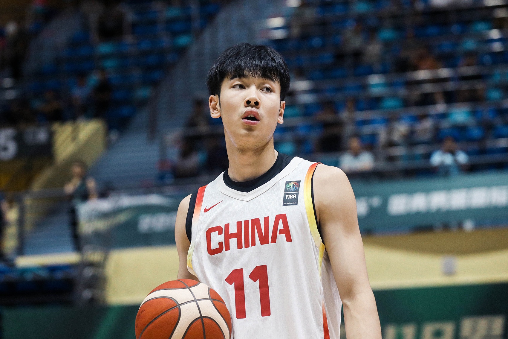 媒体人：张博源选路易斯维尔会拿到更高的NIL收入 但面临更多挑战